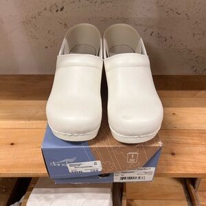 Dansko professional white women’s size 10, European 41